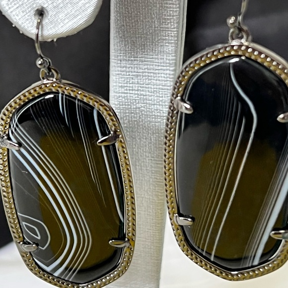 NWOT RARE & Retired Kendra Scott Danielle Earrings Black Banded Agate & Gunmetal - Picture 14 of 14